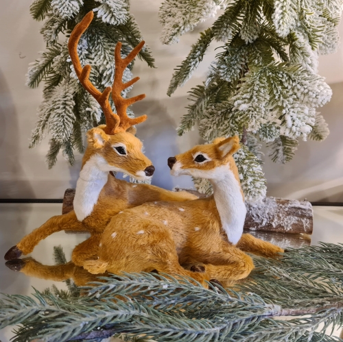 Zakochana-Para–Jeleń-i-Sarna-z-Futerkiem-Świąteczna-Dekoracja-25,5-cm