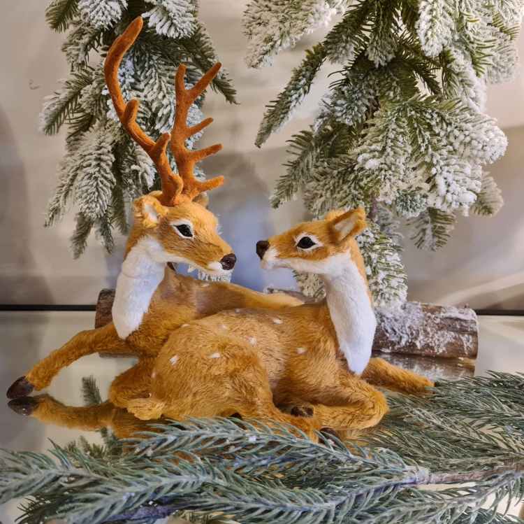 Zakochana-Para–Jeleń-i-Sarna-z-Futerkiem-Świąteczna-Dekoracja-25,5-cm