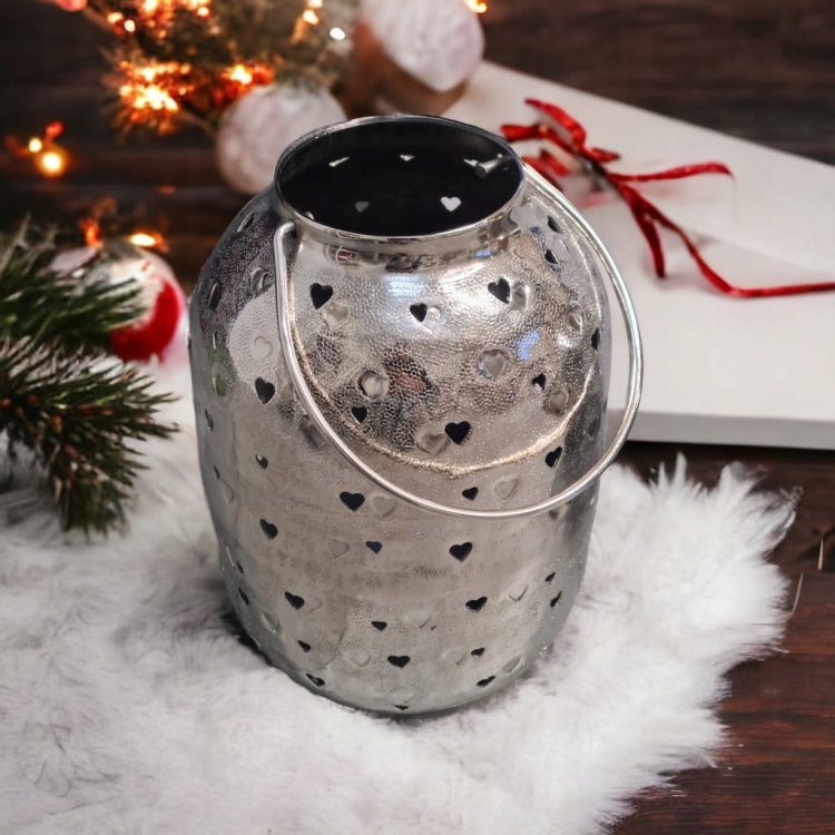 Lampion-metalowy-srebrny-z-uchwytem-ozdobny-32-cm–dekoracja-na-świecę-serca