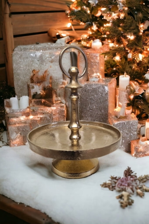 Złota-patera-metalowa-na-nóżce-z-uchwytem-21-cm