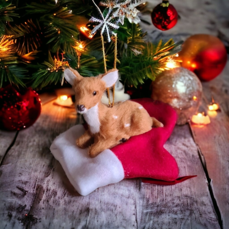 Zawieszka-Bombka-sarna-sarenka-futerko-na-Rękawicy-Świętego-Mikołaja-ozdoba-choinkowa
